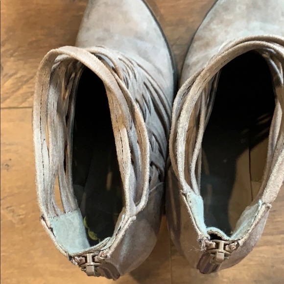 Heels - Picture 6 of 6